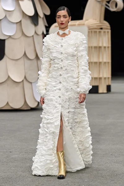 Look 49